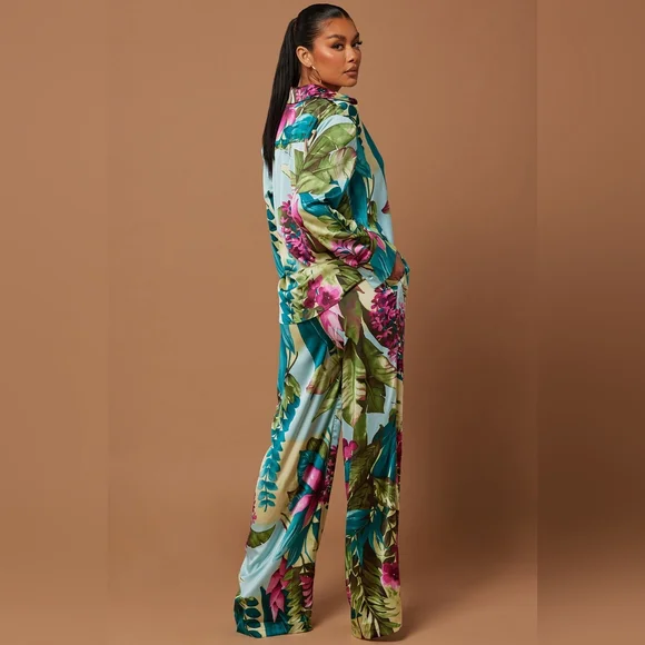 Fashion Nova Pant Set - Picture 4 of 9